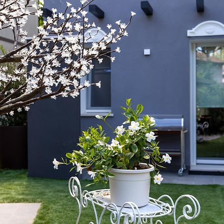 Villa Monti Suites&Aparts Cesenatico Buitenkant foto