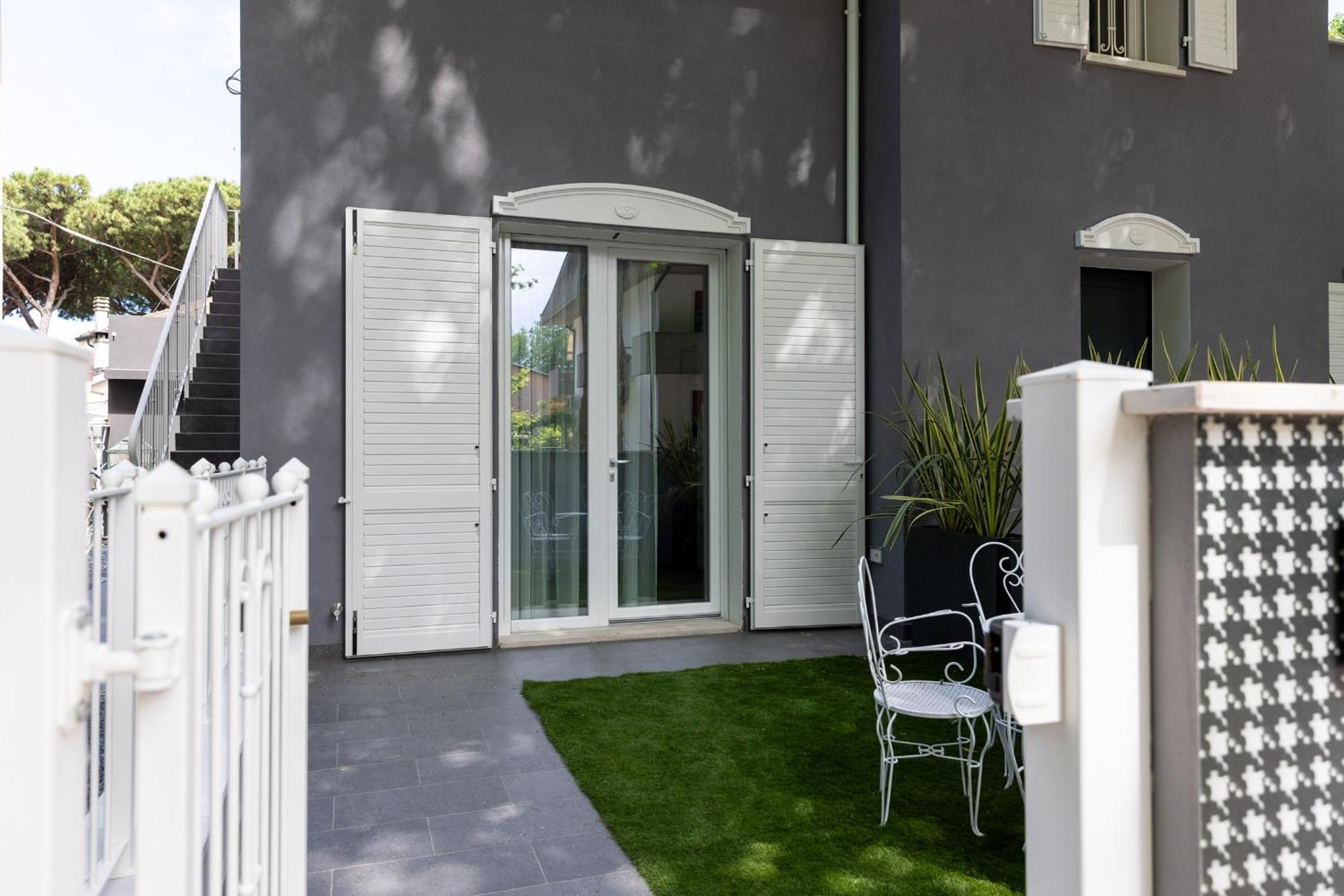 Villa Monti Suites&Aparts Cesenatico Buitenkant foto