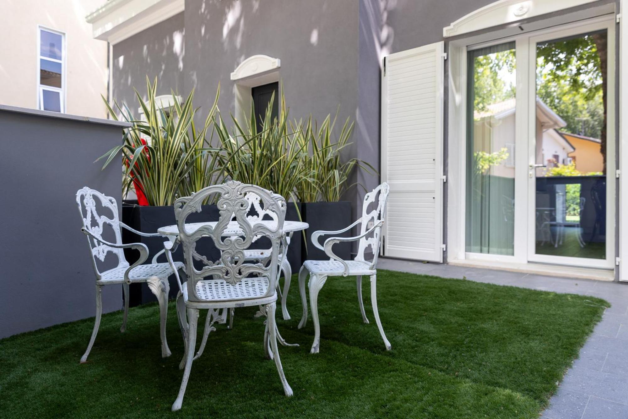 Villa Monti Suites&Aparts Cesenatico Buitenkant foto